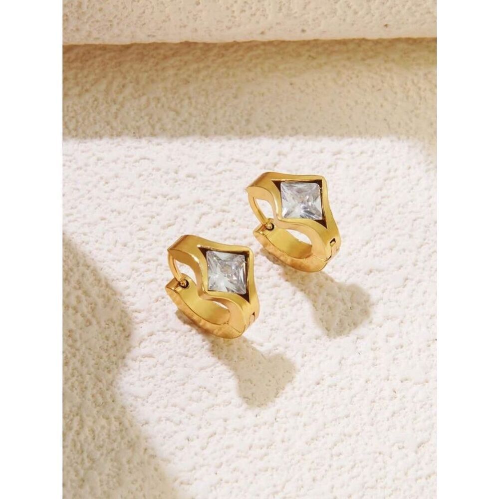 Crystal Huggie Earrings Q1039